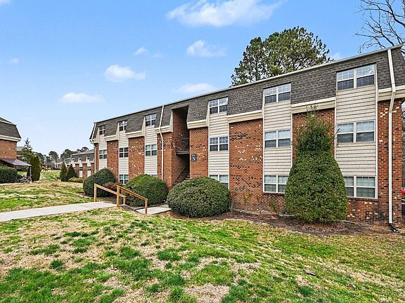 2nd image of 501 Jones Ferry Rd APT N9