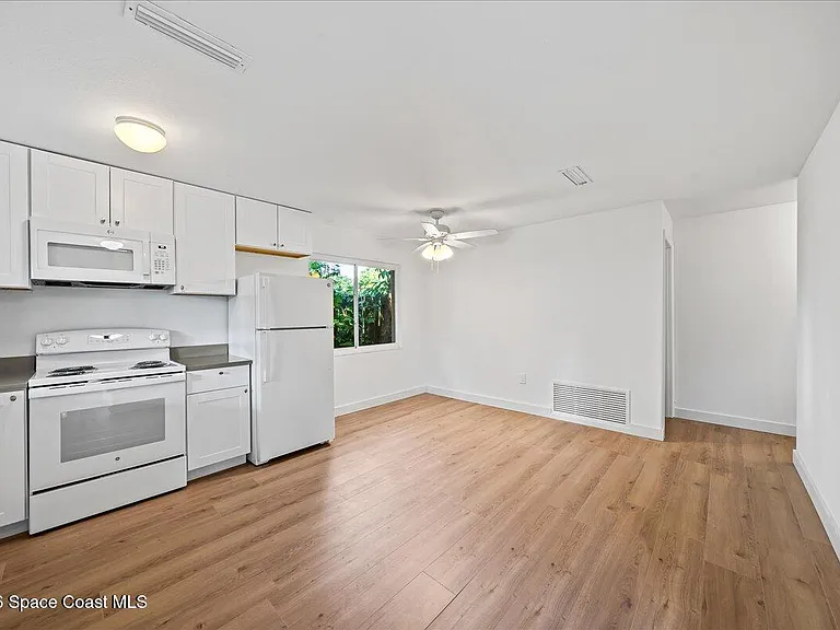 935 S Tropical Trl — Photo 12