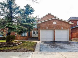 24 Whalen Ct, Richmond Hill, ON L4C9T4