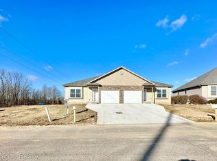 3008 Wyndham Dr, Flushing, MI 48433