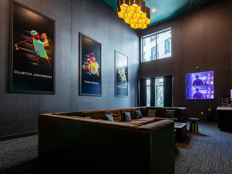 Mckenzie | Golf Lounge