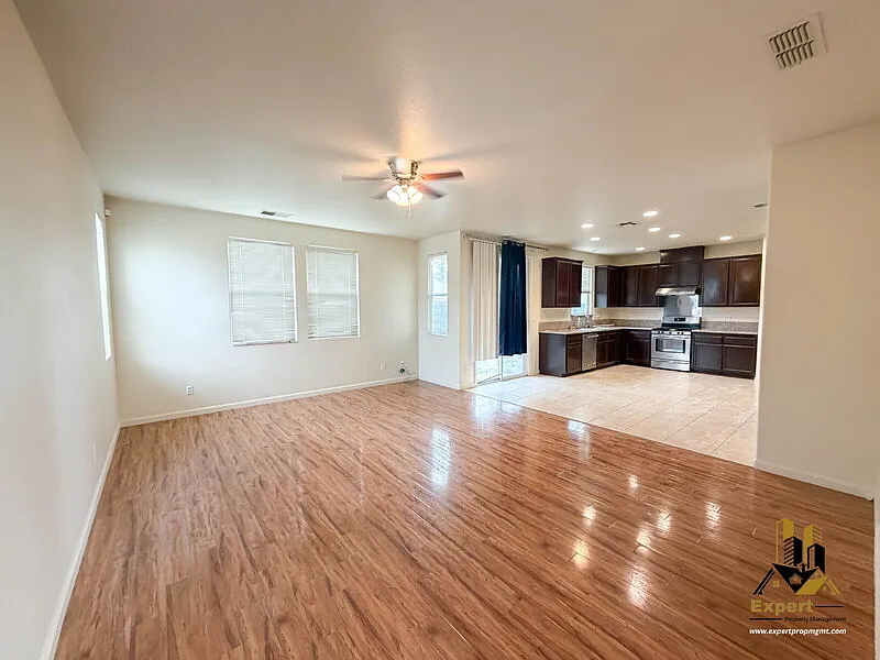 4 bed, 2.5 bath, $3,195 — Photo 3