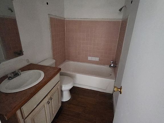 2nd image of 2520 Hewes Ave #C