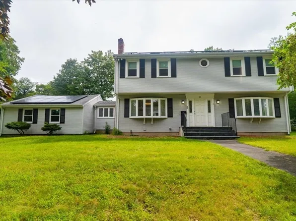 37 Lakeview Ave, Holbrook, MA 02343