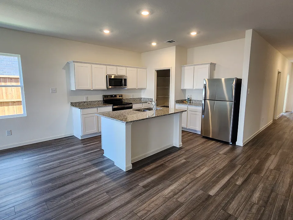 1214 Herring Dr