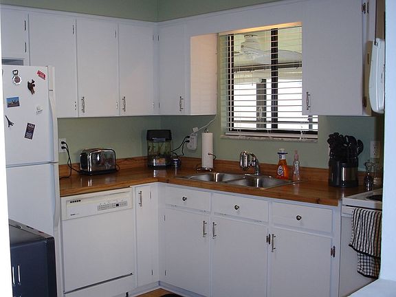 2nd image of 8831 S Shadow Bay Dr