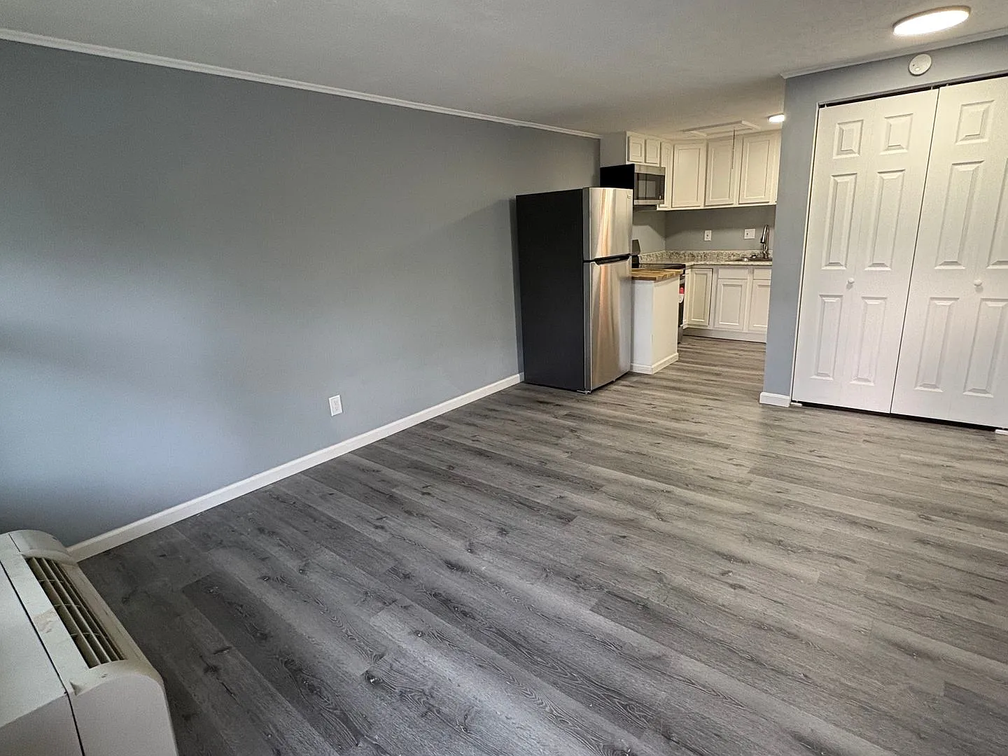 Fresh, Efficient Kent Rental with Water, Sewer & Trash Included — Photo 3