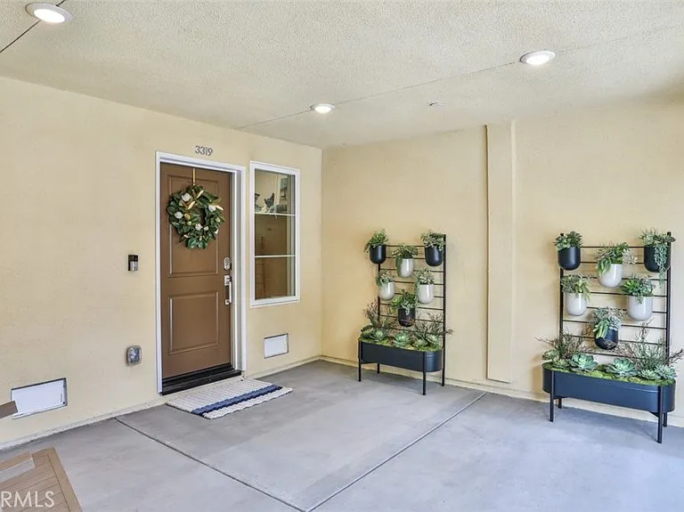 3319 Doheny Way — Photo 7
