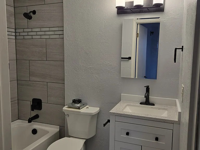 109 N Kimball Ave #B — Photo 16