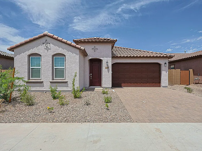 7832 W Hide Trl — Photo 2