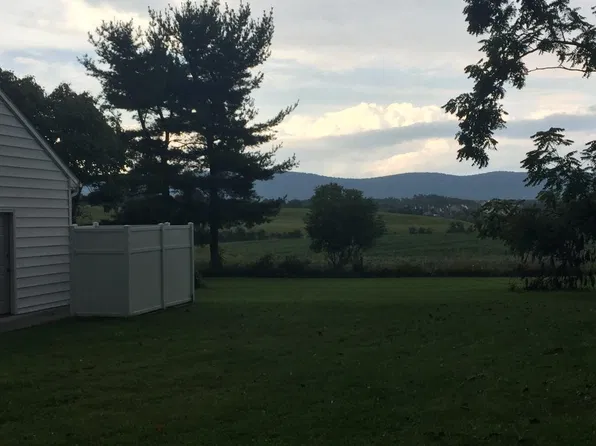 495 Longs Gap Rd APT C, Carlisle, PA 17013
