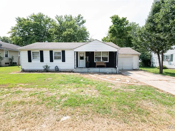 706 S Apple Ave, Belle, MO 65013