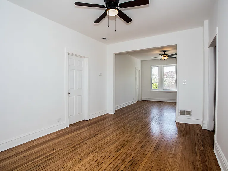 4632 W Barry Ave #2 — Photo 3