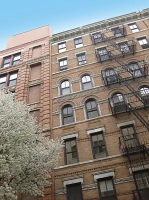 Rented by Veracity NYC LLC | media 21