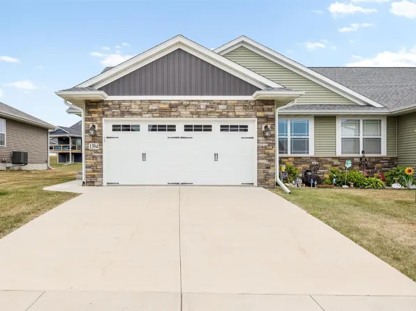 1394 Applewood Dr, Fairfax, IA 52228