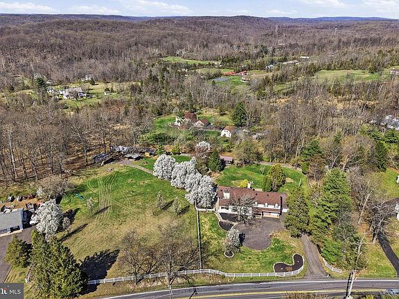 2nd image of 1920 Ridge Rd