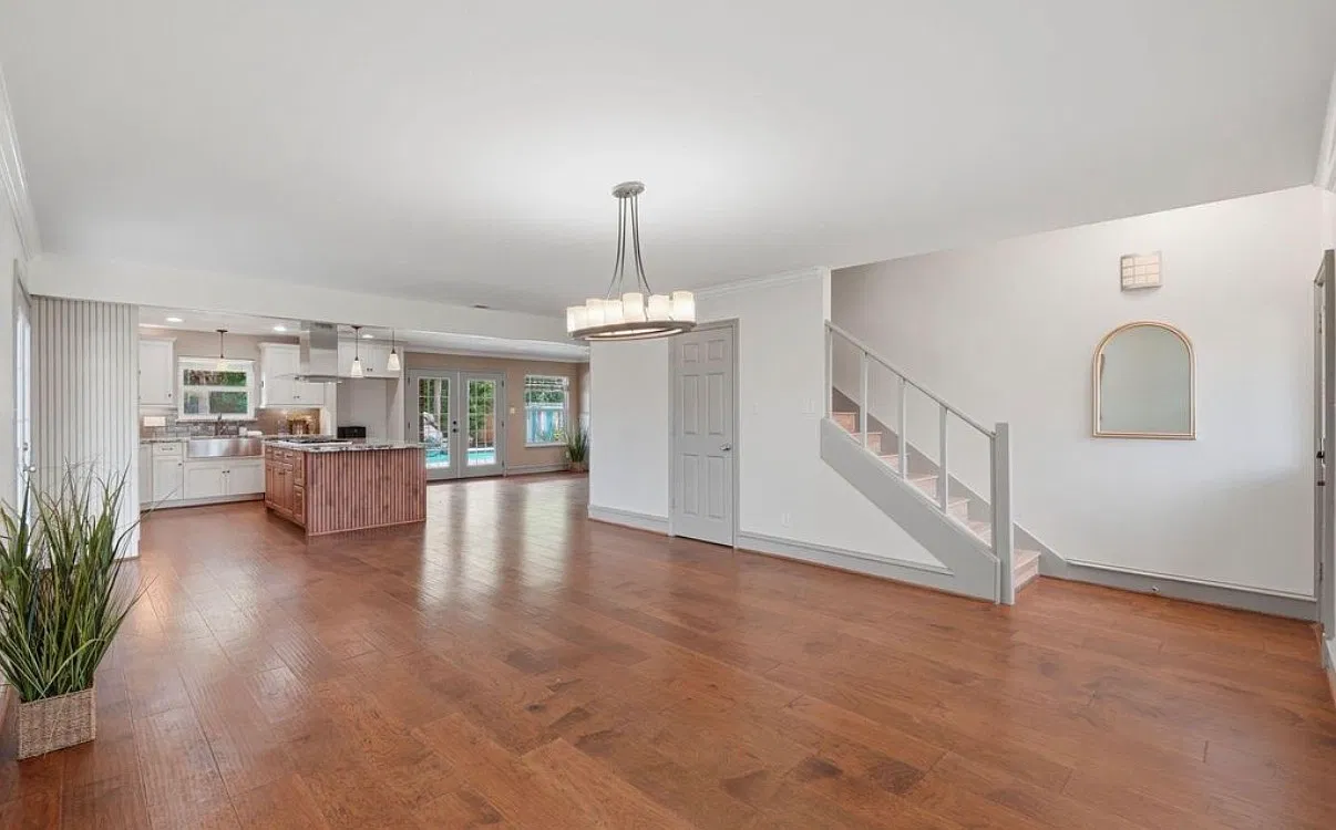 5 bed, 3216 sqft, $4,000 — Photo 3