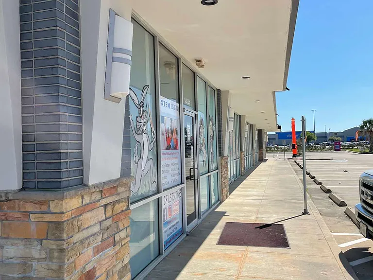 9404 W Sam Houston Pkwy S #C — Photo 4