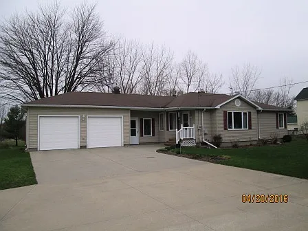 1100 S Huron Rd photo 1