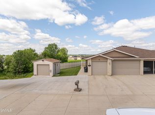 2511 Nash Ln SE, Mandan, ND 58554