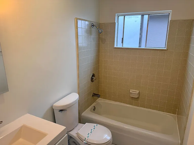 1115 Oxford Ct — Photo 19