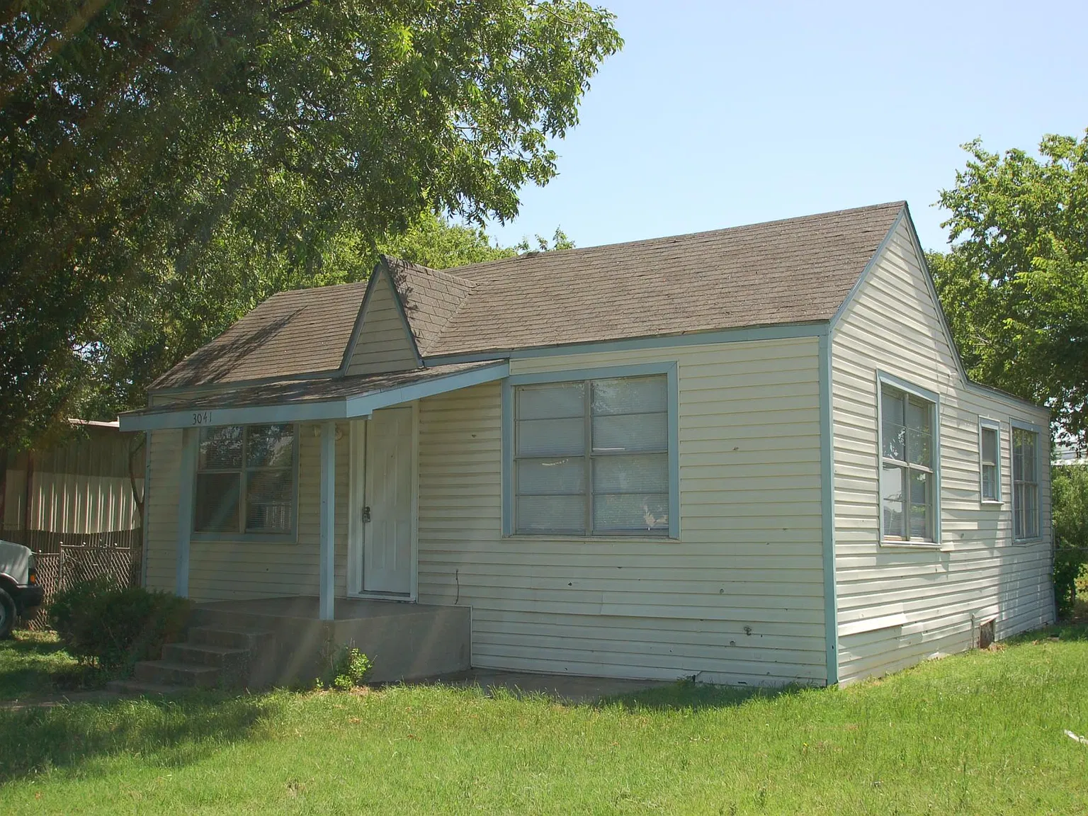 2 bed, 900 sqft, $995 — Photo 1