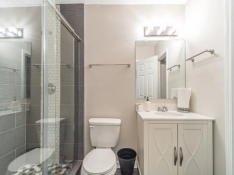 2390 Brackett Rd SW — Photo 2