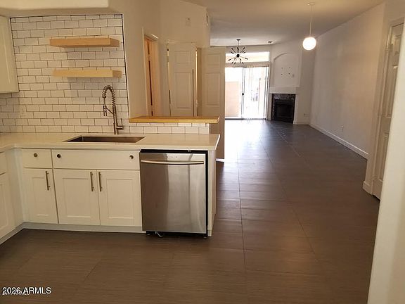 5th image of 500 N Roosevelt Avenue #120