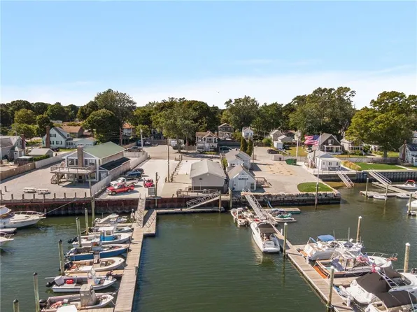 27 Seminole St, Warwick, RI 02889