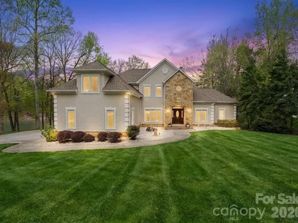 141 Grand Bay Dr, Mooresville, NC 28117