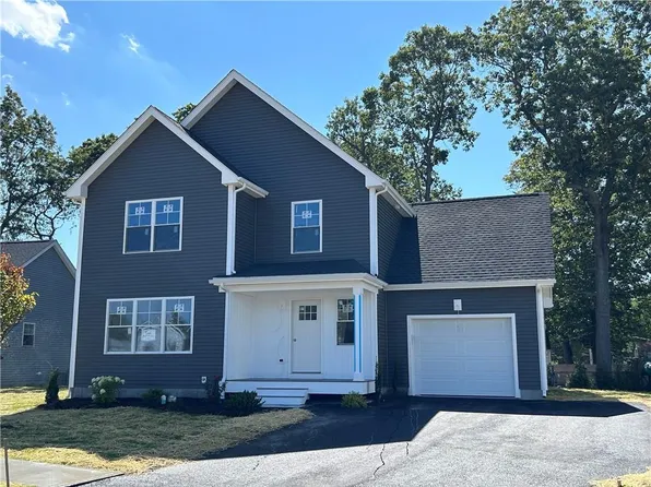 88 Child Ln, Warwick, RI 02886
