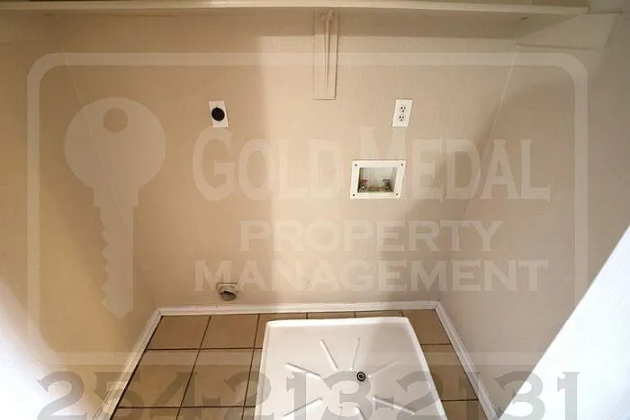 2806 Cantabrian Dr — Photo 5