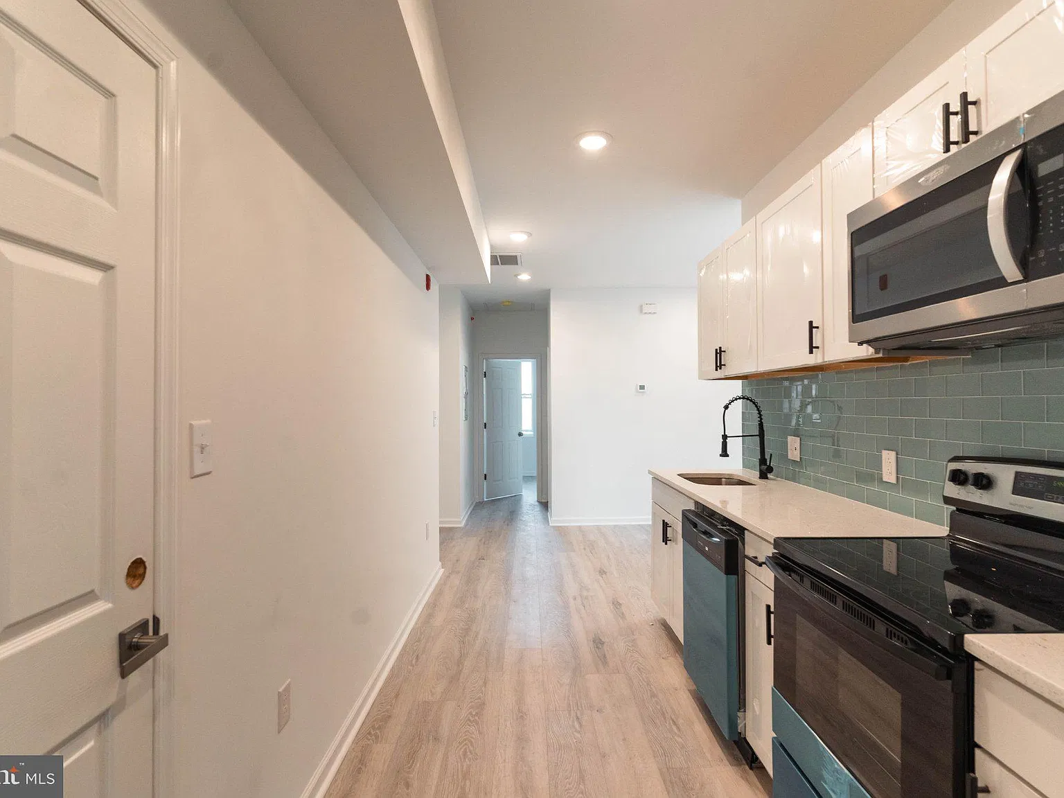 848 N 41st St — Photo 3