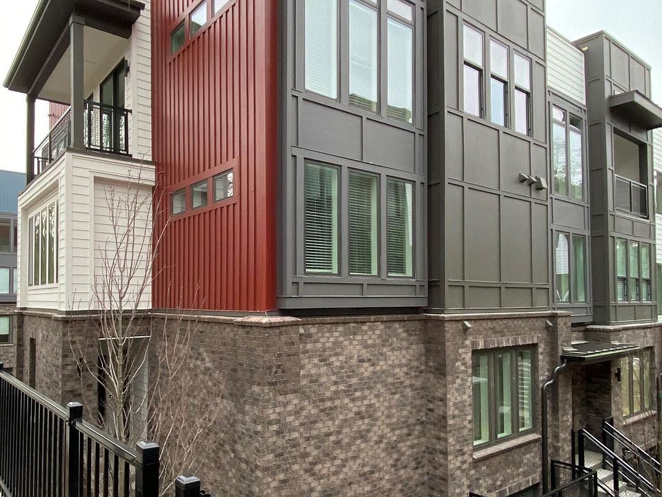 Newer Construction Directly on the Beltline!