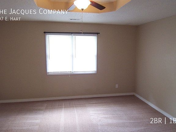 5th image of 107 E Hart St