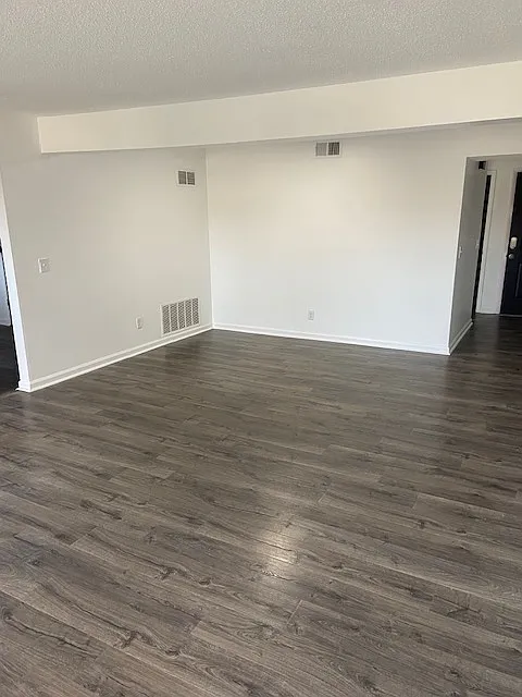 2 bed, 1150 sqft, $1,750 — Photo 2