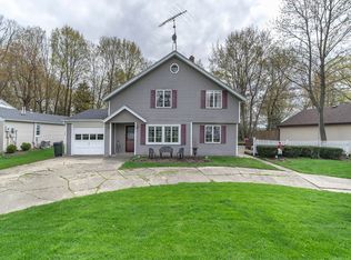 N60W38469 Blackhawk Dr, Oconomowoc, WI 53066
