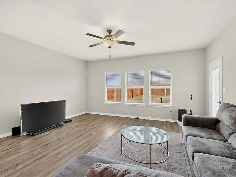 17617 Fairbridge Ln — Photo 4