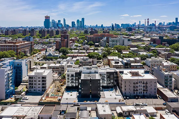 Sold by E Realty International Corp | media 7