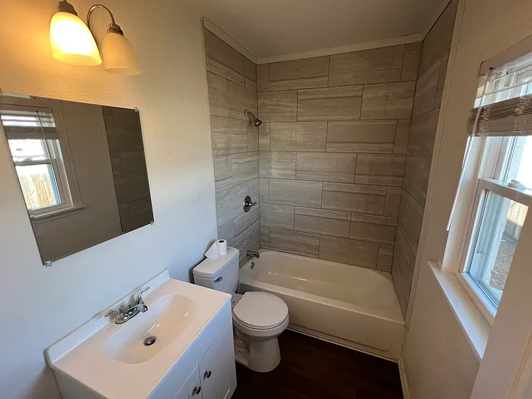 3919 E 28th St #D — Photo 5