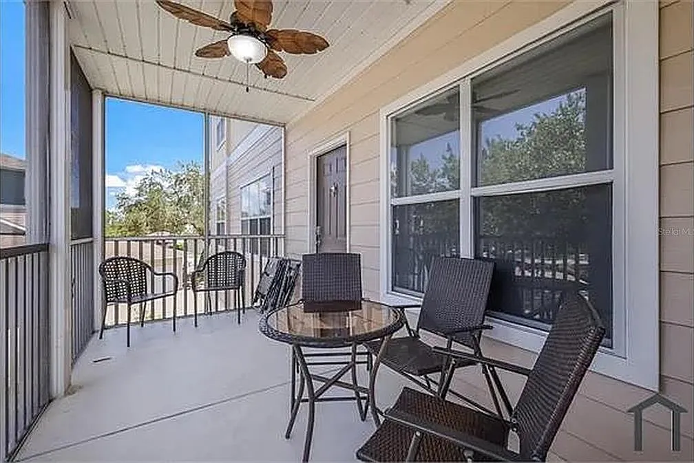 2 bed, 2.0 bath, 1132 sqft, $1,900 — Photo 4
