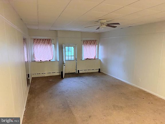 4th image of 845 N 8th St