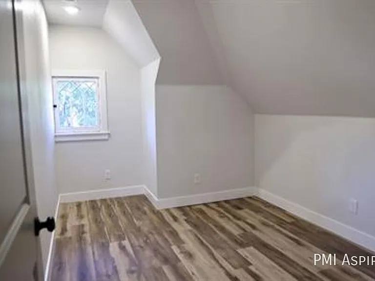 1922 E 14th Ave #3A — Photo 2