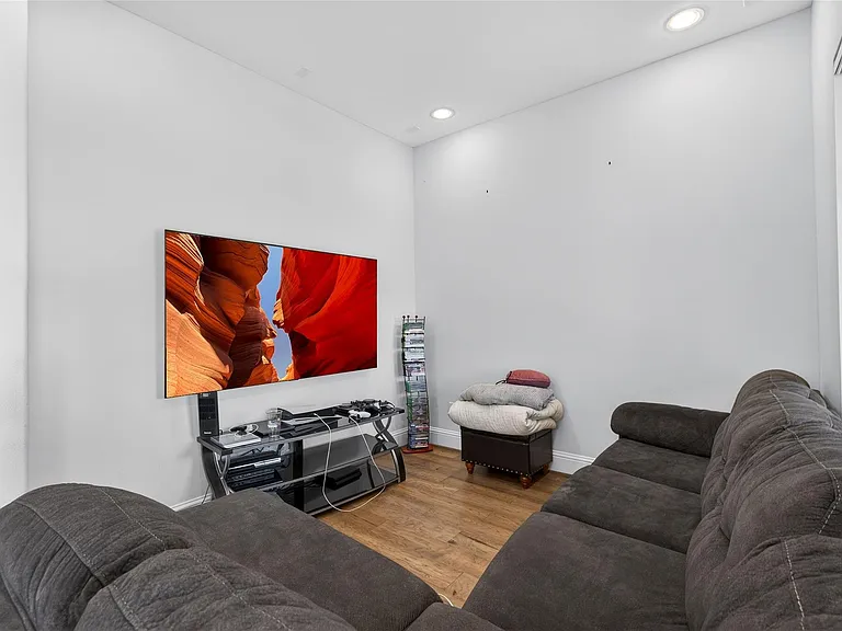 4744 Aftonshire Dr — Photo 22