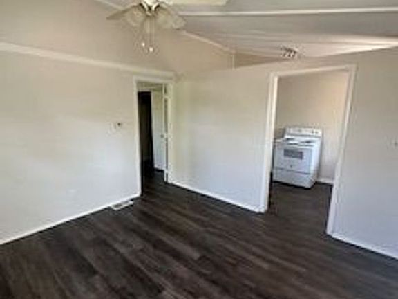 4th image of 11304 E Park St
