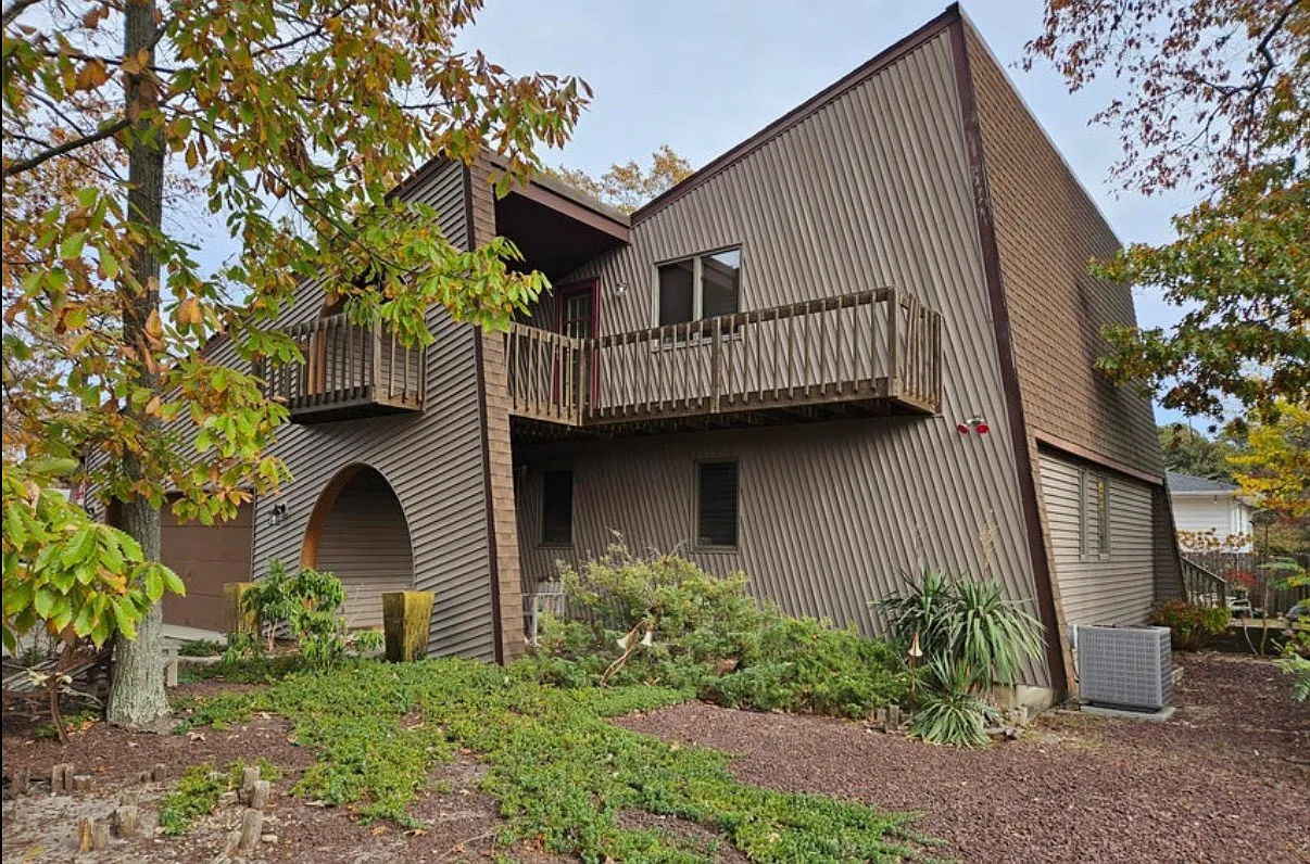 3 bed, 2216 sqft, $3,400 — Photo 3