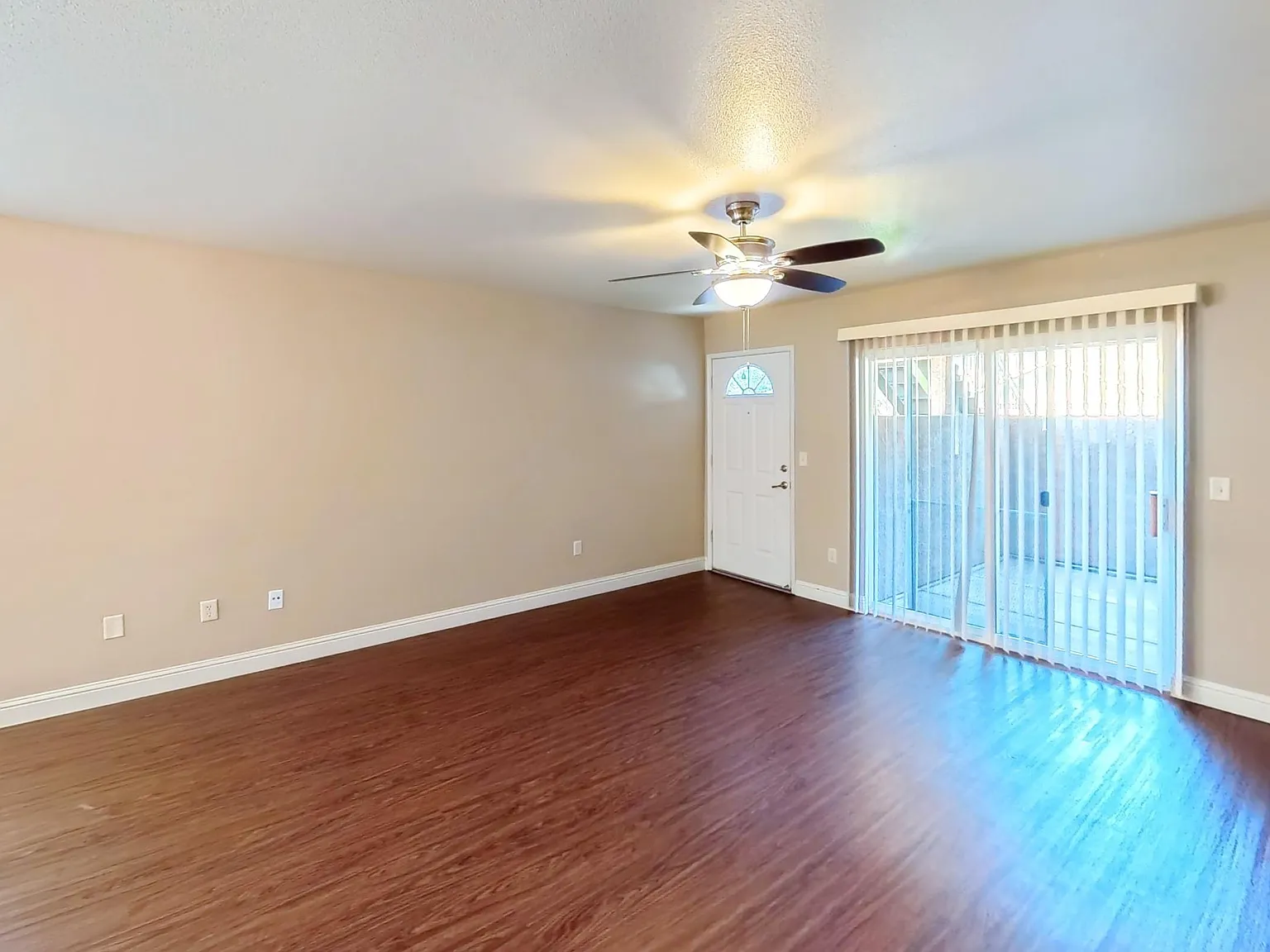 2 bed, 1150 sqft, $1,950 — Photo 2