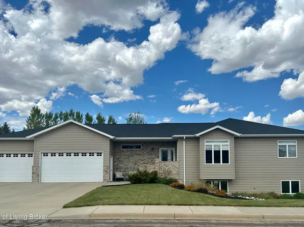 1672 15th Ave W, Dickinson, ND 58601