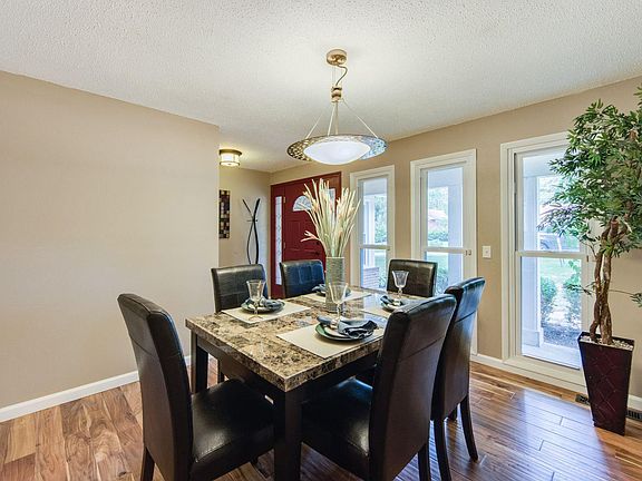 4th image of 488 Maymont Dr