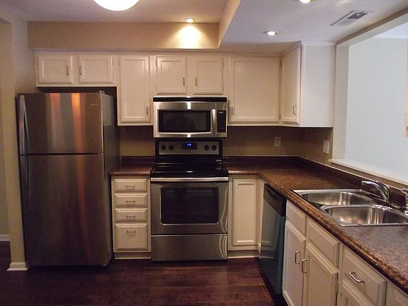 2nd image of 1915 Savannah Pkwy #1915